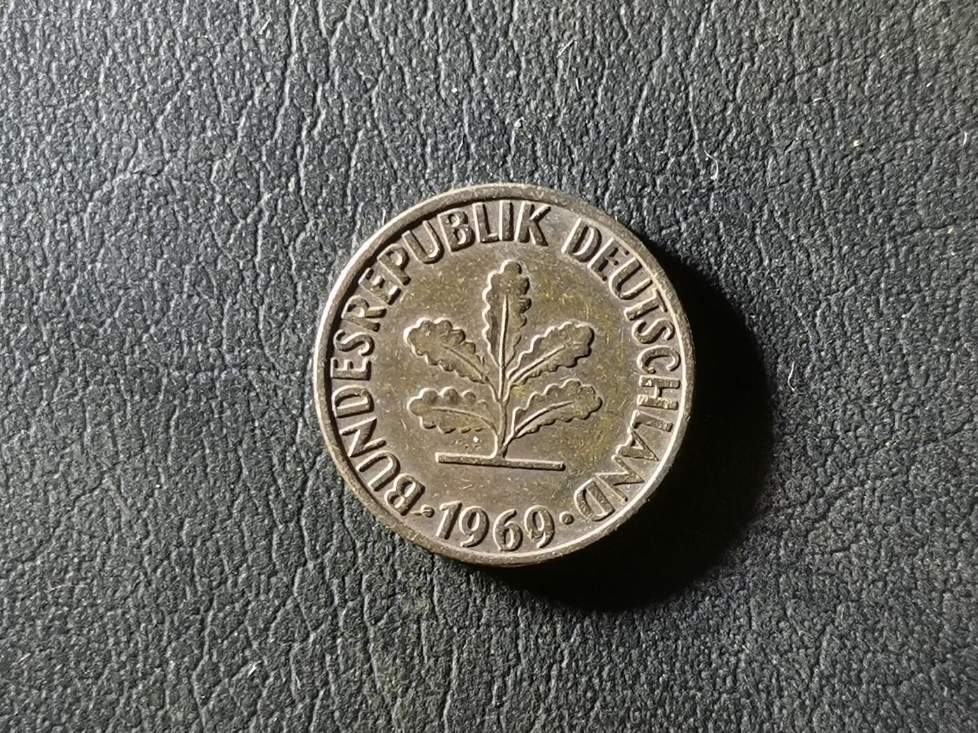 精美卫国战争胜利系列纪念钞币以及世界各国钱币专场 M3精美世界钱币