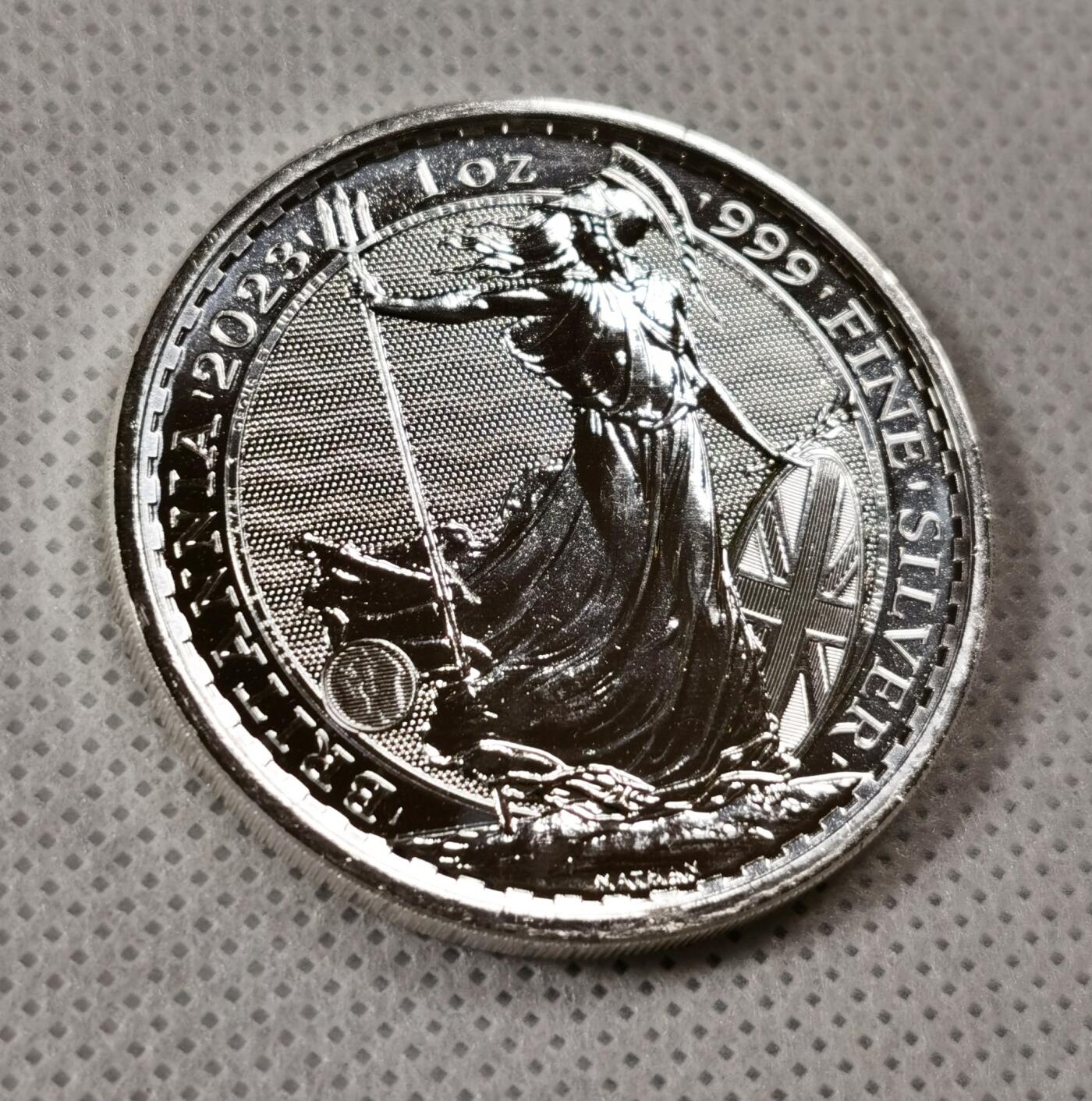  甄臻铺-世界币章拍卖（第15期）套币，现代银币专场。送拍享返佣金等优惠多多 英国2023年不列颠女神纪念银币2英镑，查尔斯三世，1盎司银