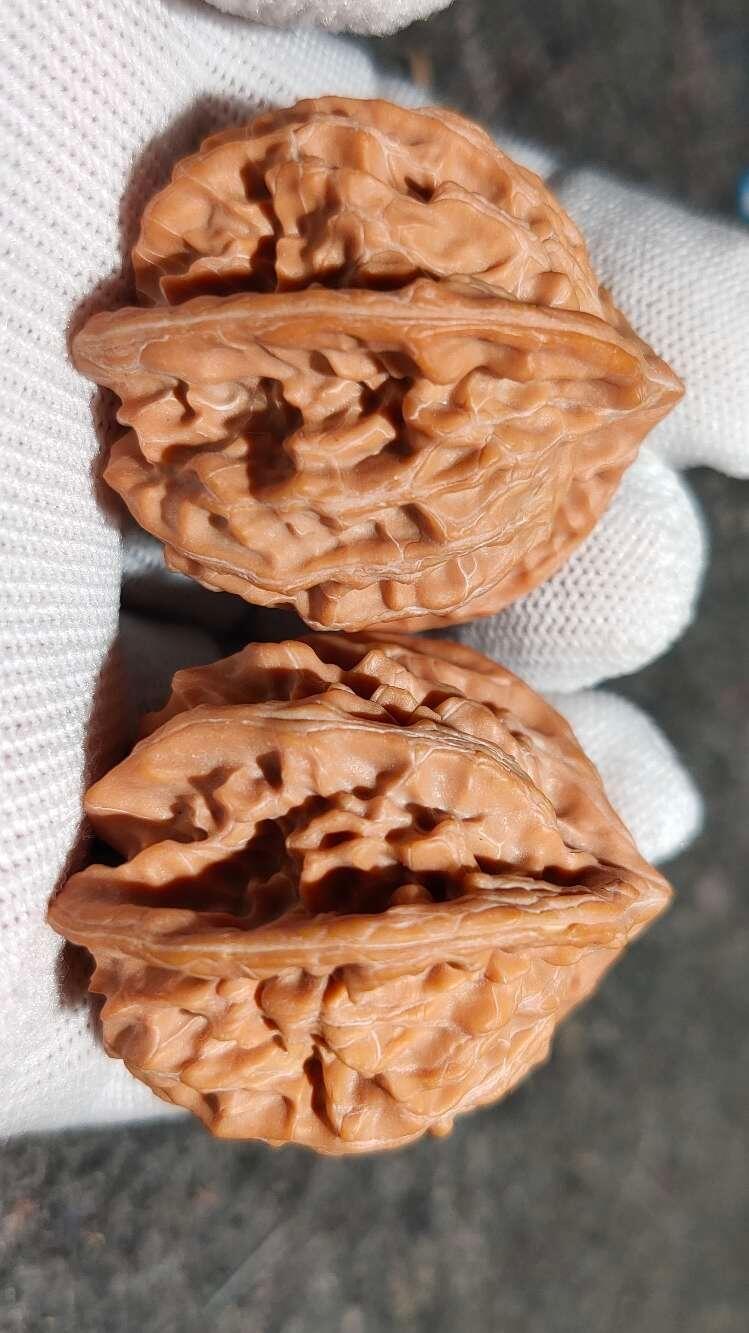 ❤️盘山公子帽三棱核桃(30141) 尺寸边到肚35.35.35mm高38mm