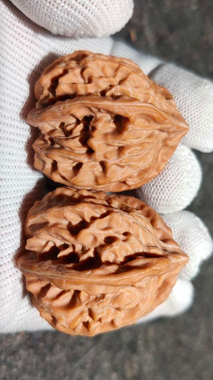 ❤️盘山公子帽三棱核桃(30141) 尺寸边到肚35.35.35mm高38mm