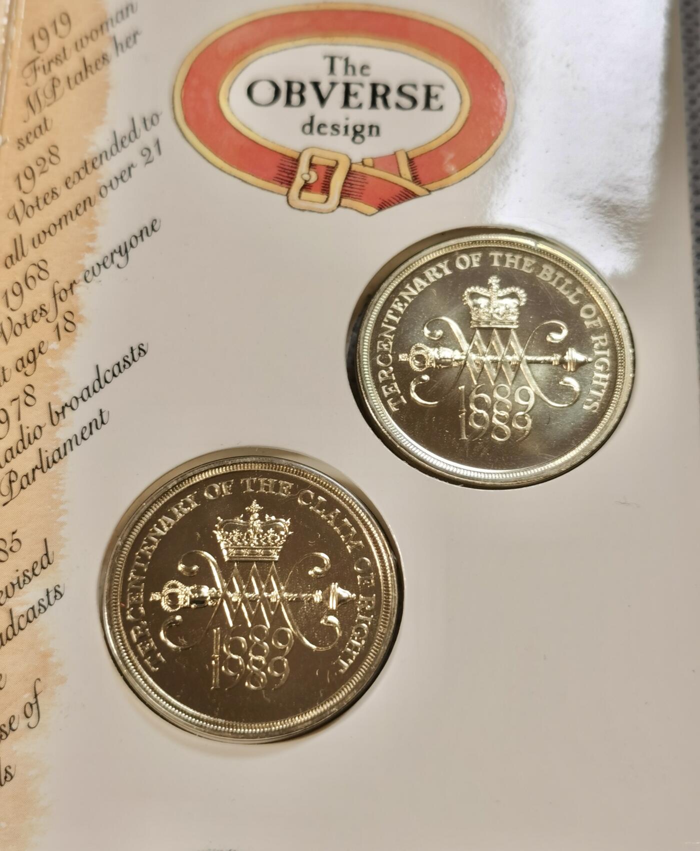  甄臻铺-世界币章拍卖（第15期）套币，现代银币专场。送拍享返佣金等优惠多多 英国权利法案2镑伊丽莎白二世 1989年 2英镑铜镍合金纪念套币卡册 权利法案300周年纪念系列 2枚