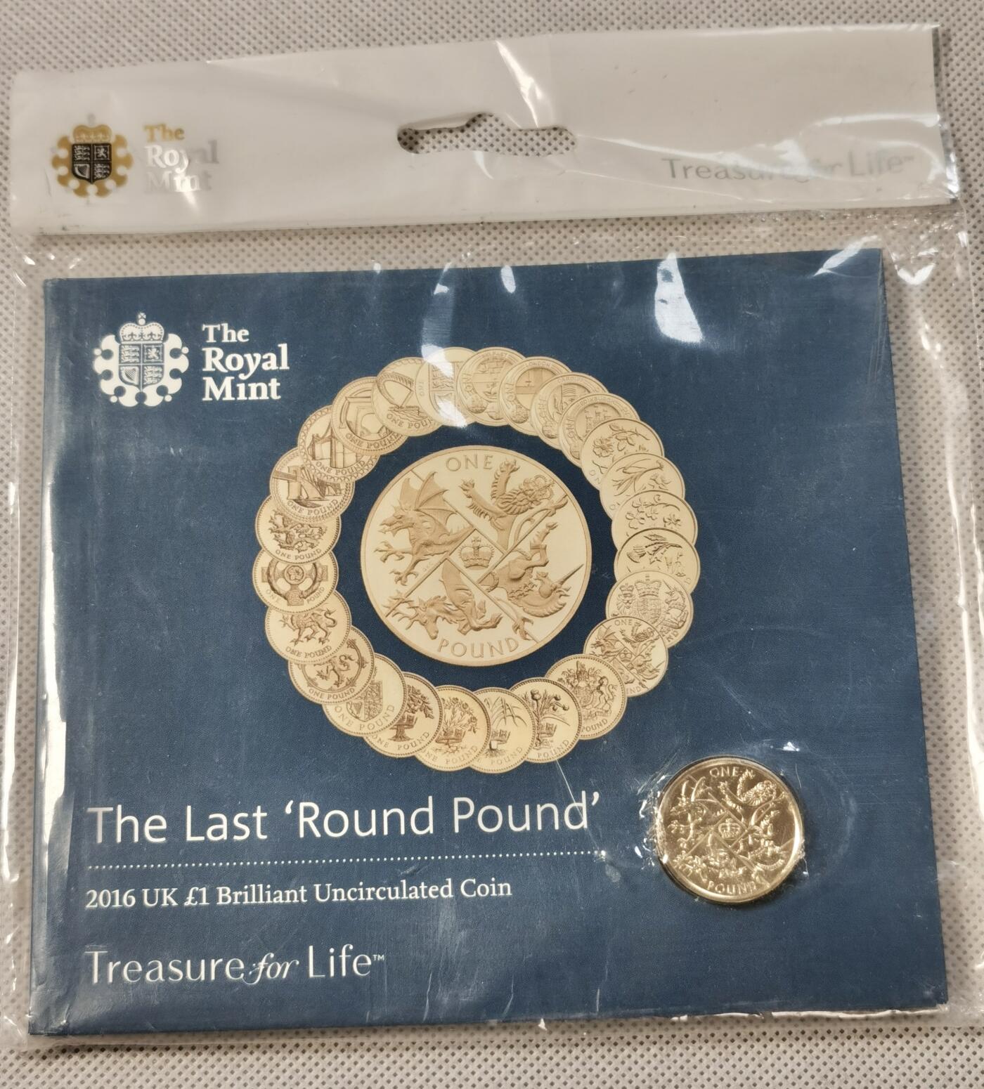  甄臻铺-世界币章拍卖（第15期）套币，现代银币专场。送拍享返佣金等优惠多多 英国2016年1英镑皇家造币厂官方册装，最后的圆形1镑