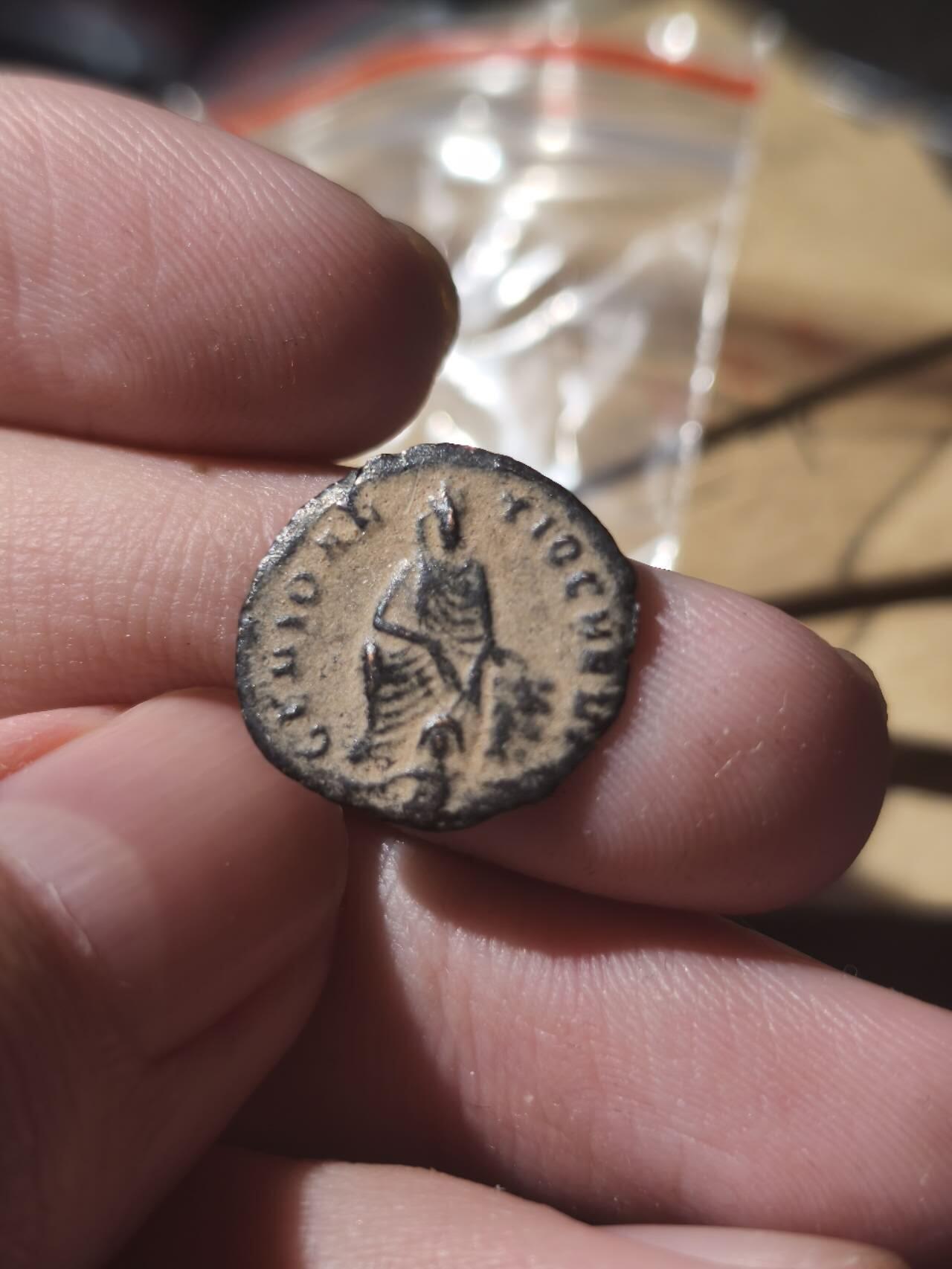 星盘世界钱币《穿越千年时光来到你的藏匣 》--5.9全球珍币拍卖夜 少见！马克西米努斯戴亚！沙漠坑顶级好品，特殊含义铜币，至于是什么，大家也都心知肚明😅