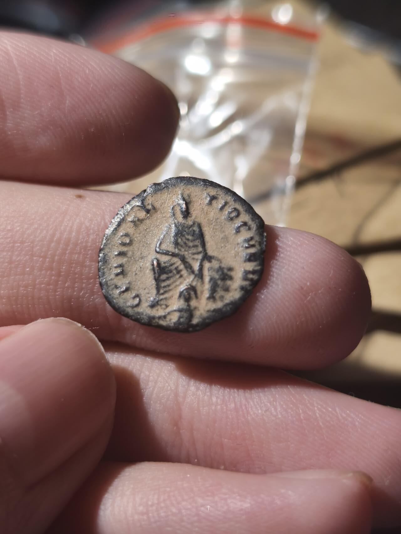 星盘世界钱币《穿越千年时光来到你的藏匣 》--5.9全球珍币拍卖夜 少见！马克西米努斯戴亚！沙漠坑顶级好品，特殊含义铜币，至于是什么，大家也都心知肚明😅