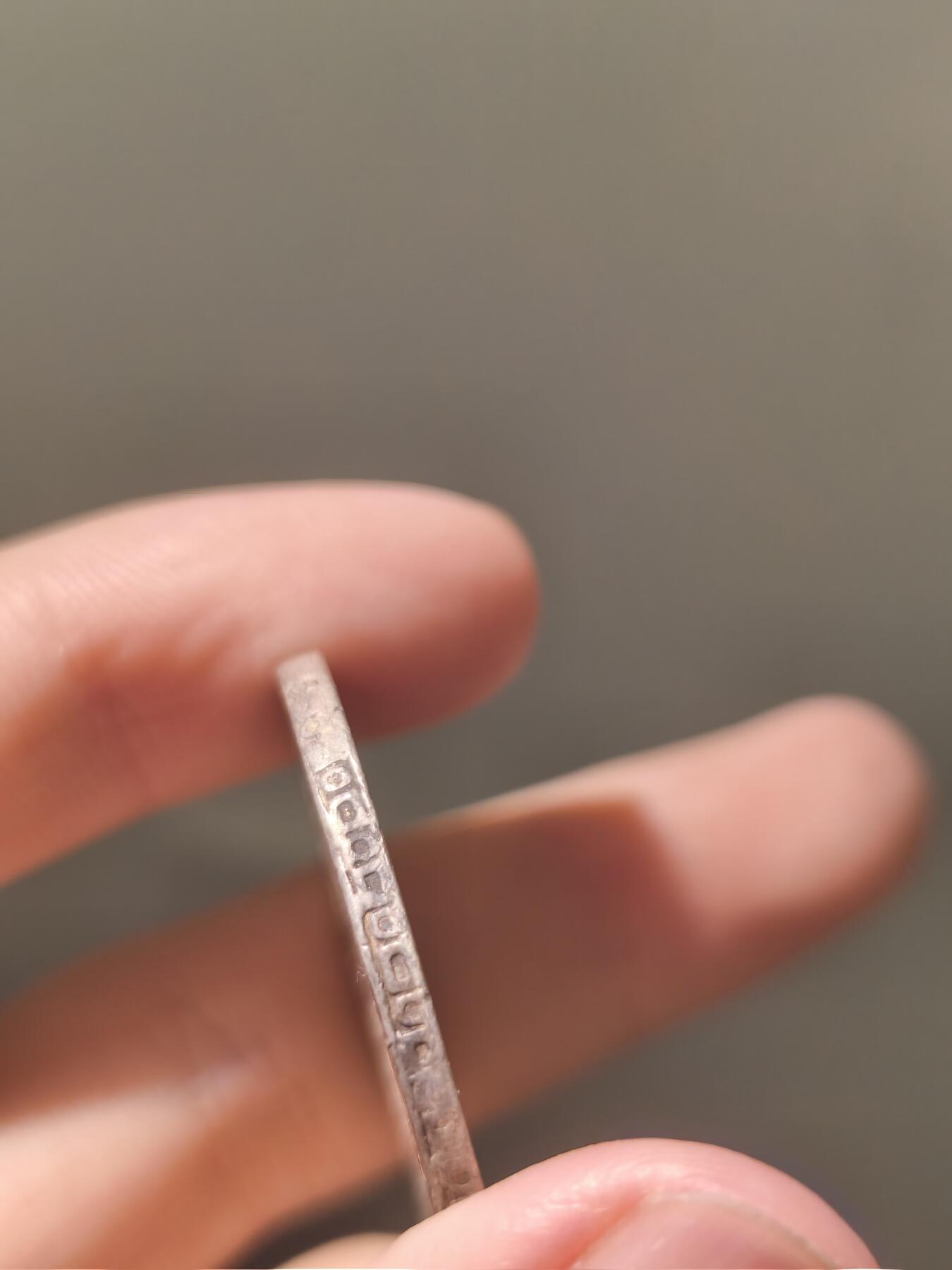 星盘世界钱币《穿越千年时光来到你的藏匣 》--5.9全球珍币拍卖夜 卡洛斯双柱墨西哥厂，压力十足，味道很好，墨西哥佛头银元