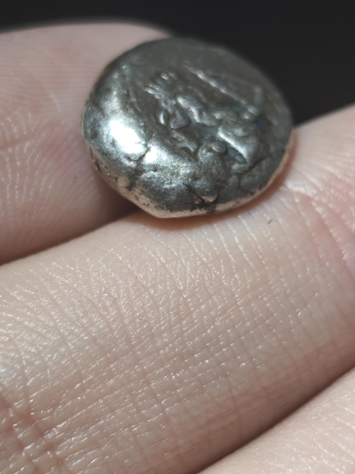 星盘世界钱币《穿越千年时光来到你的藏匣 》--5.9全球珍币拍卖夜 兽人王国！蛮族铸造的波斯西格罗斯银币，非常少见的版别品相很好，同类最好品相了，这个太难得了，正面跟兽人一样😅