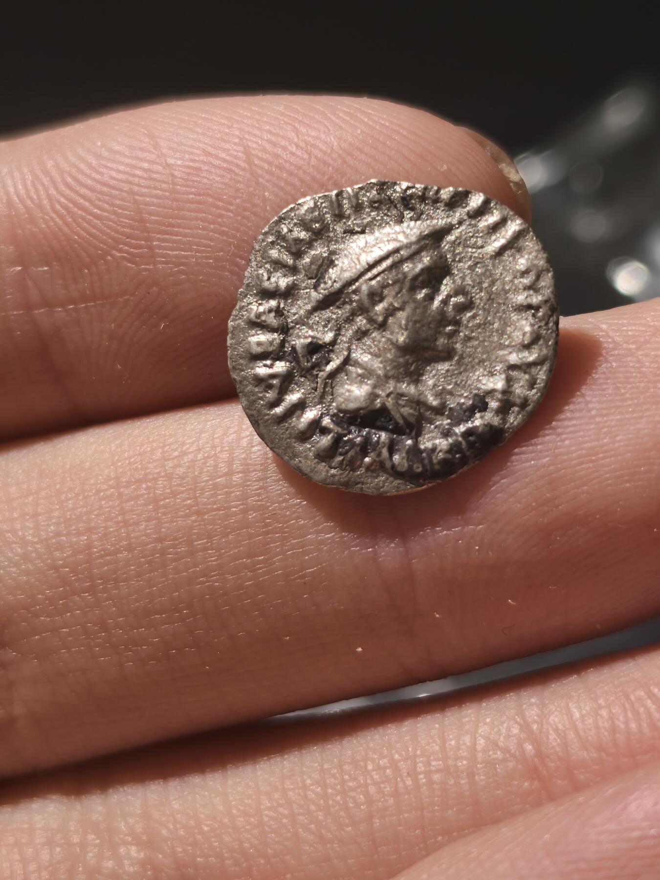 星盘世界钱币《穿越千年时光来到你的藏匣 》--5.9全球珍币拍卖夜 安提亚基达斯 印度希腊 115.B.C.一95.B.C. 背:宙斯手托奈基女神，面对亚洲象