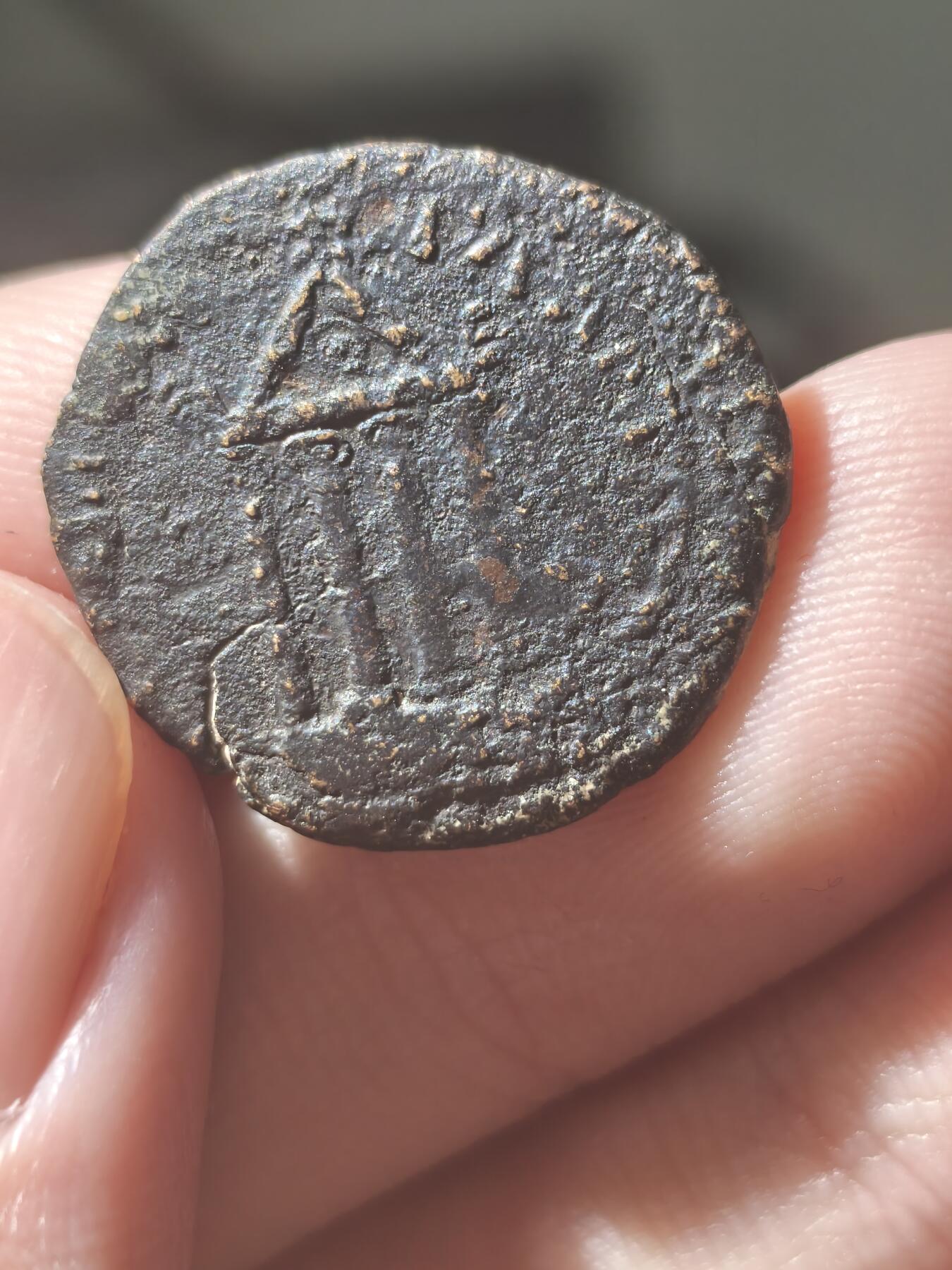 星盘世界钱币《穿越千年时光来到你的藏匣 》--5.9全球珍币拍卖夜 重器！超级少见的克劳狄神庙铜币，背面是马尔斯神庙，克劳迪铜币本来就少，而且这个是马尔斯神庙的，更加稀少，RR+非常好的标本