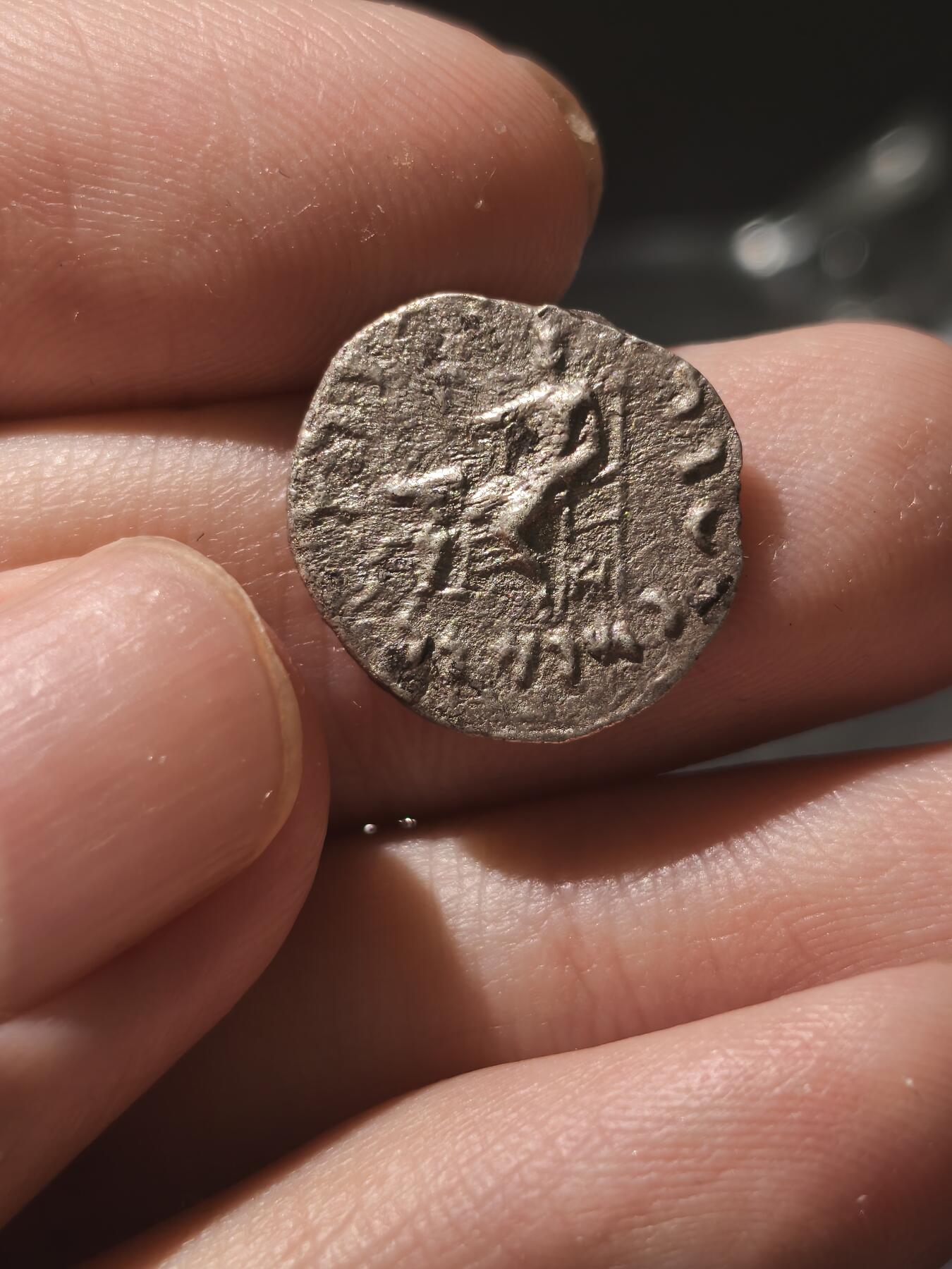 星盘世界钱币《穿越千年时光来到你的藏匣 》--5.9全球珍币拍卖夜 安提亚基达斯 印度希腊 115.B.C.一95.B.C. 背:宙斯手托奈基女神，面对亚洲象