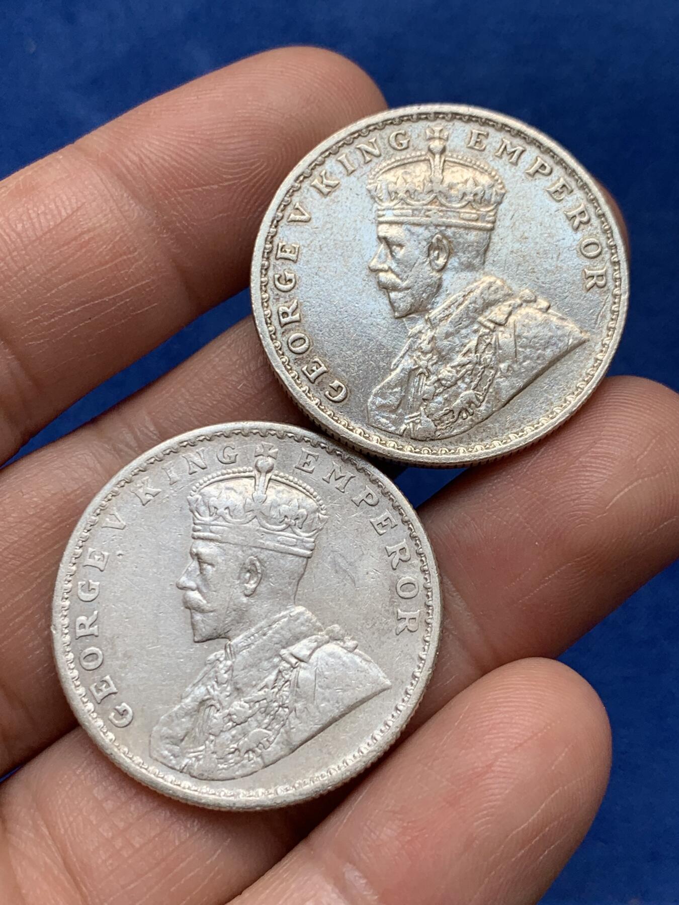 《竞宝斋》第378场 周日，周一 2场连拍 （全场包邮） 两枚一组 乔治五世印度1卢比 一枚1913年，一枚1917年。