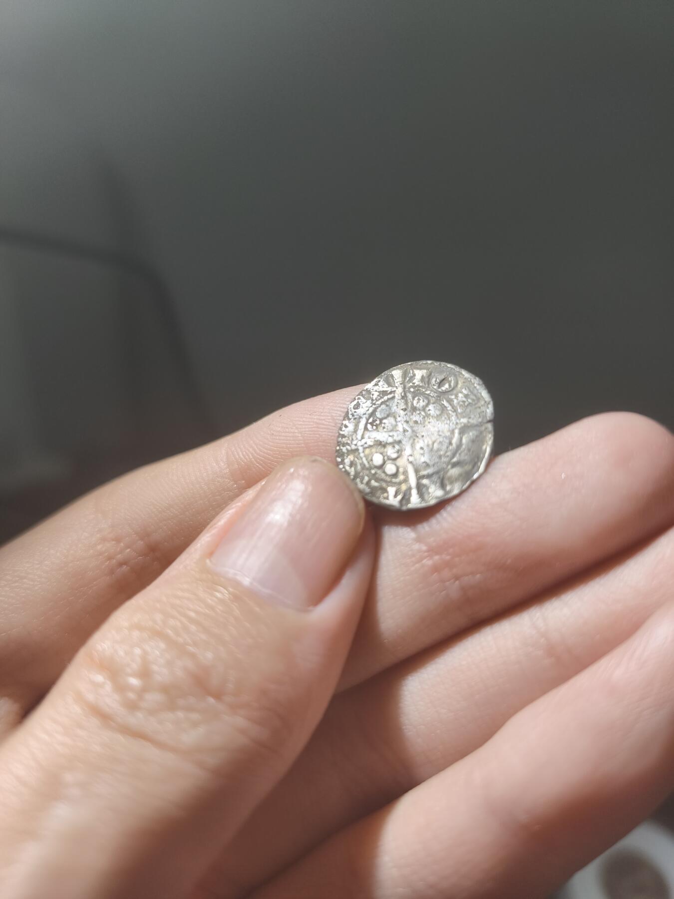 星盘世界钱币《穿越千年时光来到你的藏匣 》--5.9全球珍币拍卖夜 爱德华一世长腿爱德华，英国中世纪银便士，彩色包浆