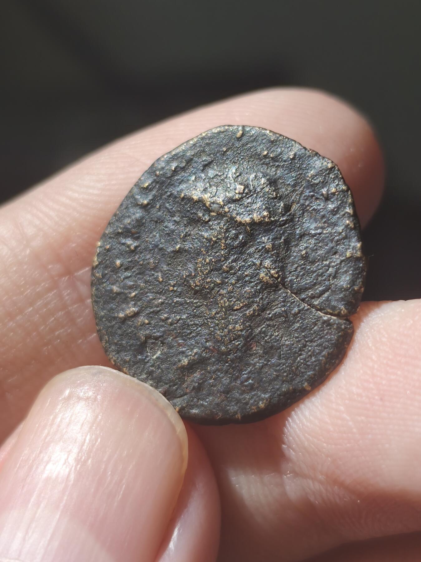 星盘世界钱币《穿越千年时光来到你的藏匣 》--5.9全球珍币拍卖夜 重器！超级少见的克劳狄神庙铜币，背面是马尔斯神庙，克劳迪铜币本来就少，而且这个是马尔斯神庙的，更加稀少，RR+非常好的标本