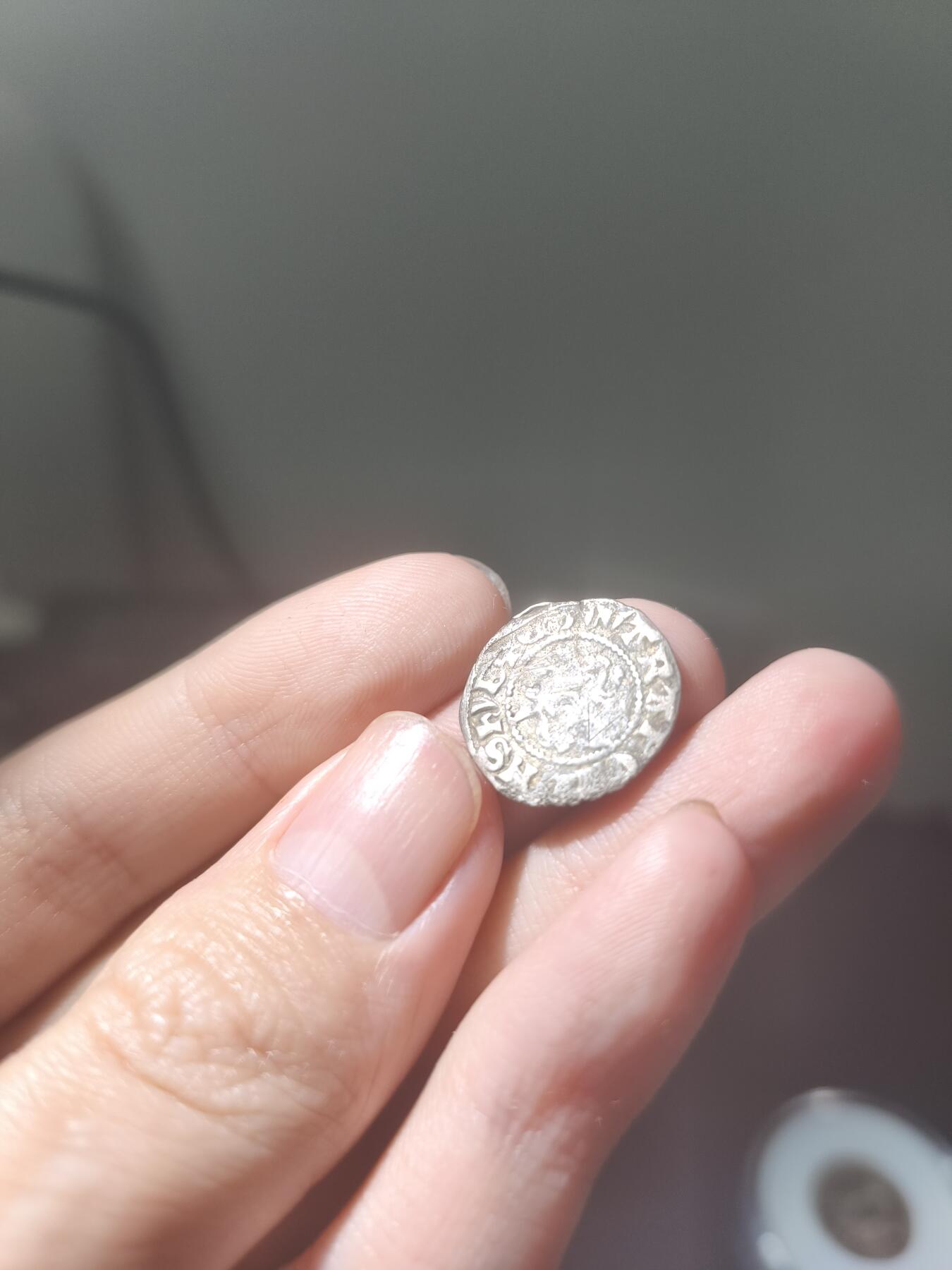 星盘世界钱币《穿越千年时光来到你的藏匣 》--5.9全球珍币拍卖夜 爱德华一世长腿爱德华，英国中世纪银便士，彩色包浆