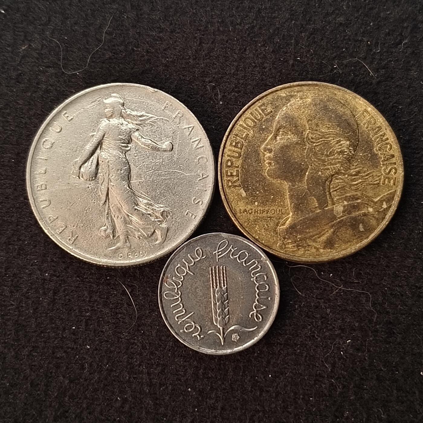 0起1加再包邮-纯粹捡漏拍-425散币银币场