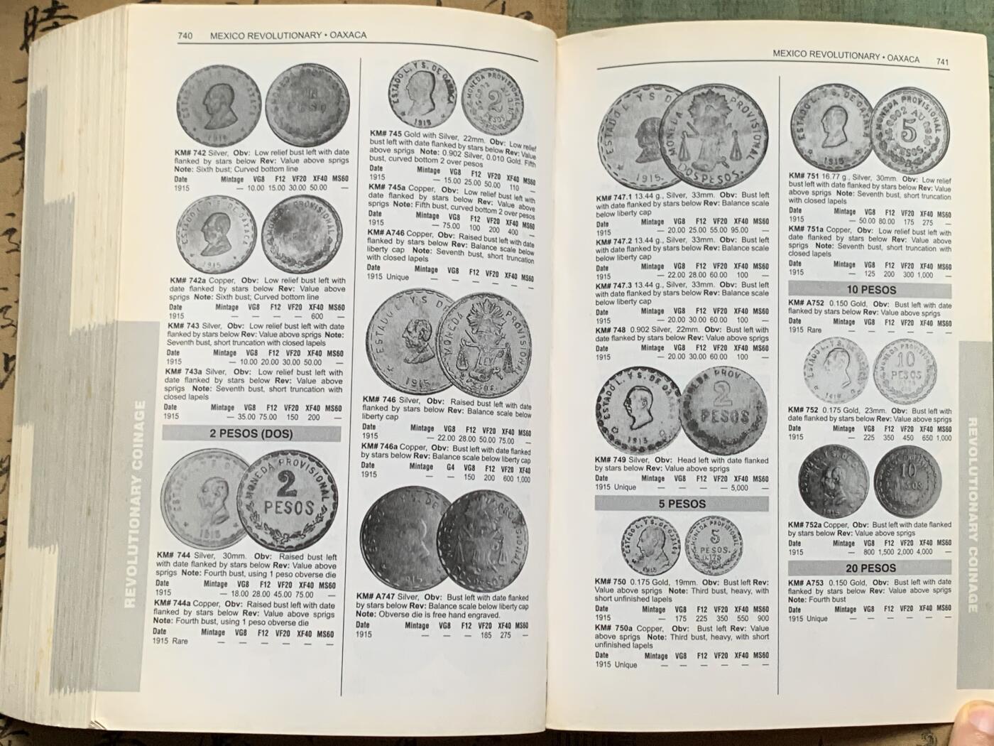 《竞宝斋》第379场 周日，周一 2场连拍 （全场包邮） 克劳斯北美硬币价格目录，美国、加拿大和墨西哥细分目录，书厚达744页，少见的专业细分目录。