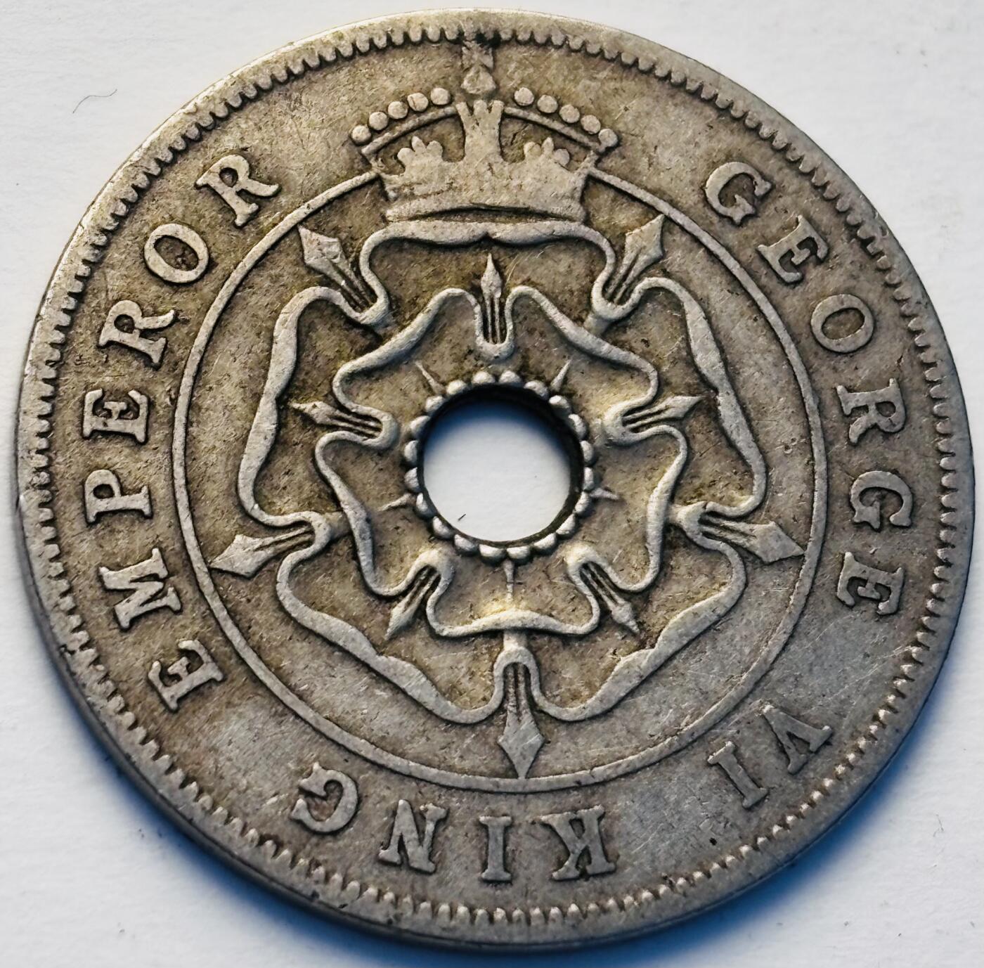 文馨钱币收藏第 242 场，各国古铜币，英系场 1937 年英属南罗德西亚中孔 1 便士，乔治六世登基版