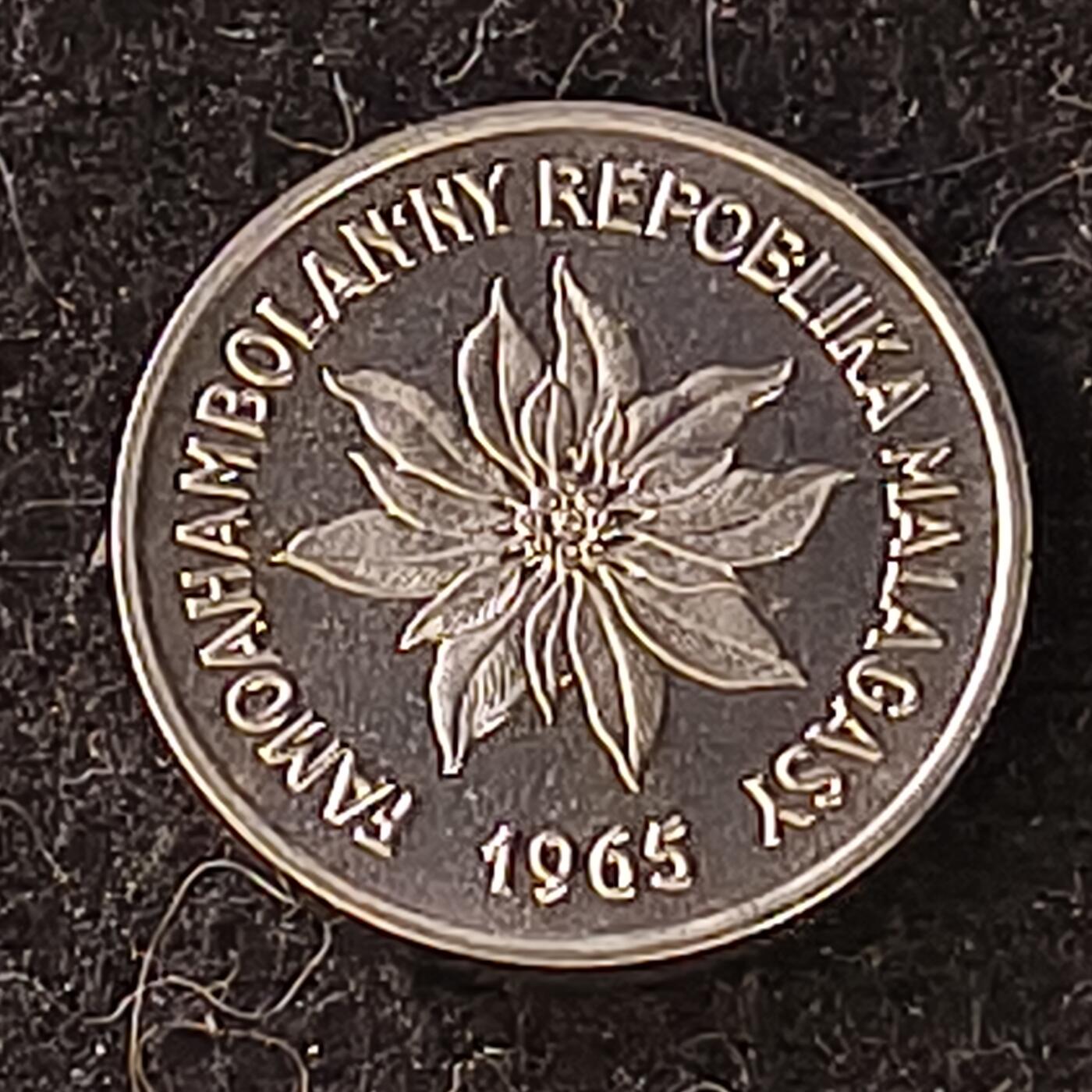 0起1加再包邮-纯粹捡漏拍-426套币银币场