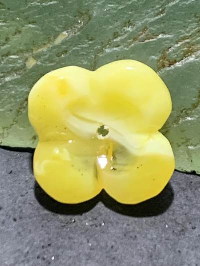 天然乌克兰蜜蜡幸运四叶草珠一个， - 天然乌克兰蜜蜡幸运四叶草珠一个，
