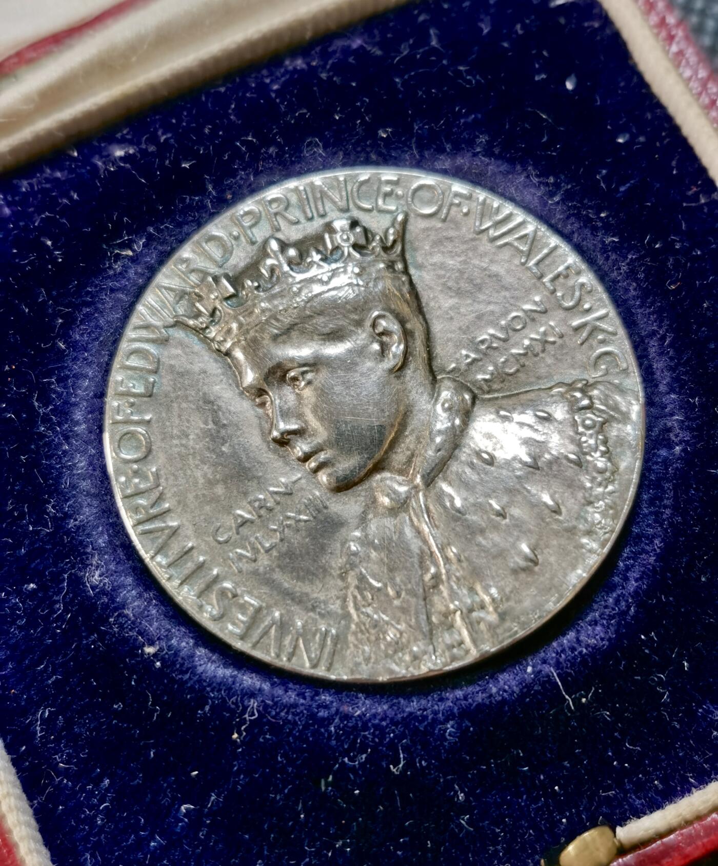  甄臻铺-世界币章拍卖（第16期），送拍享返佣金等优惠多多 1911年英国爱德华八世，威尔士亲王授勋纪念银章！品相完好无瑕疵，直径约34mm，重21克。经典收藏，W. Goscombe John作品，非常有收藏价值！