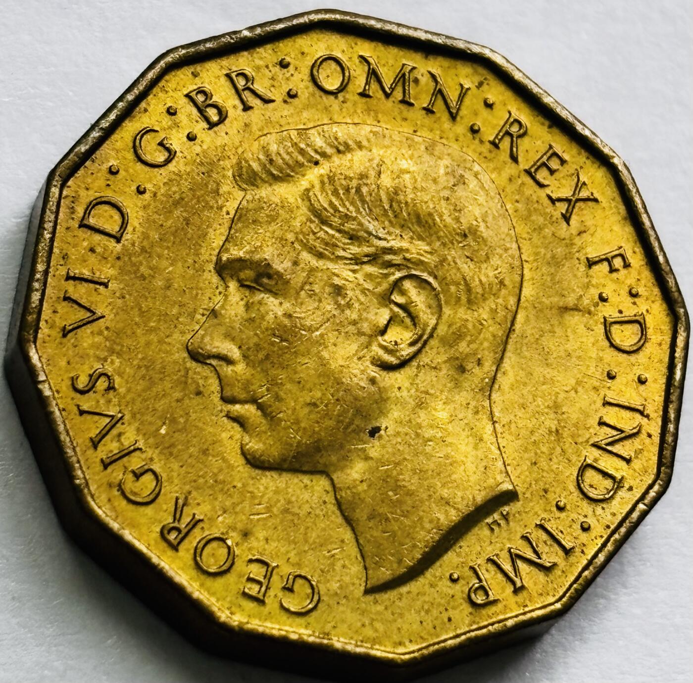 文馨钱币收藏第 243 场，各国古铜币，英系场 少见原铜光 1937 年英国乔治六世登基版 3 便士铜币