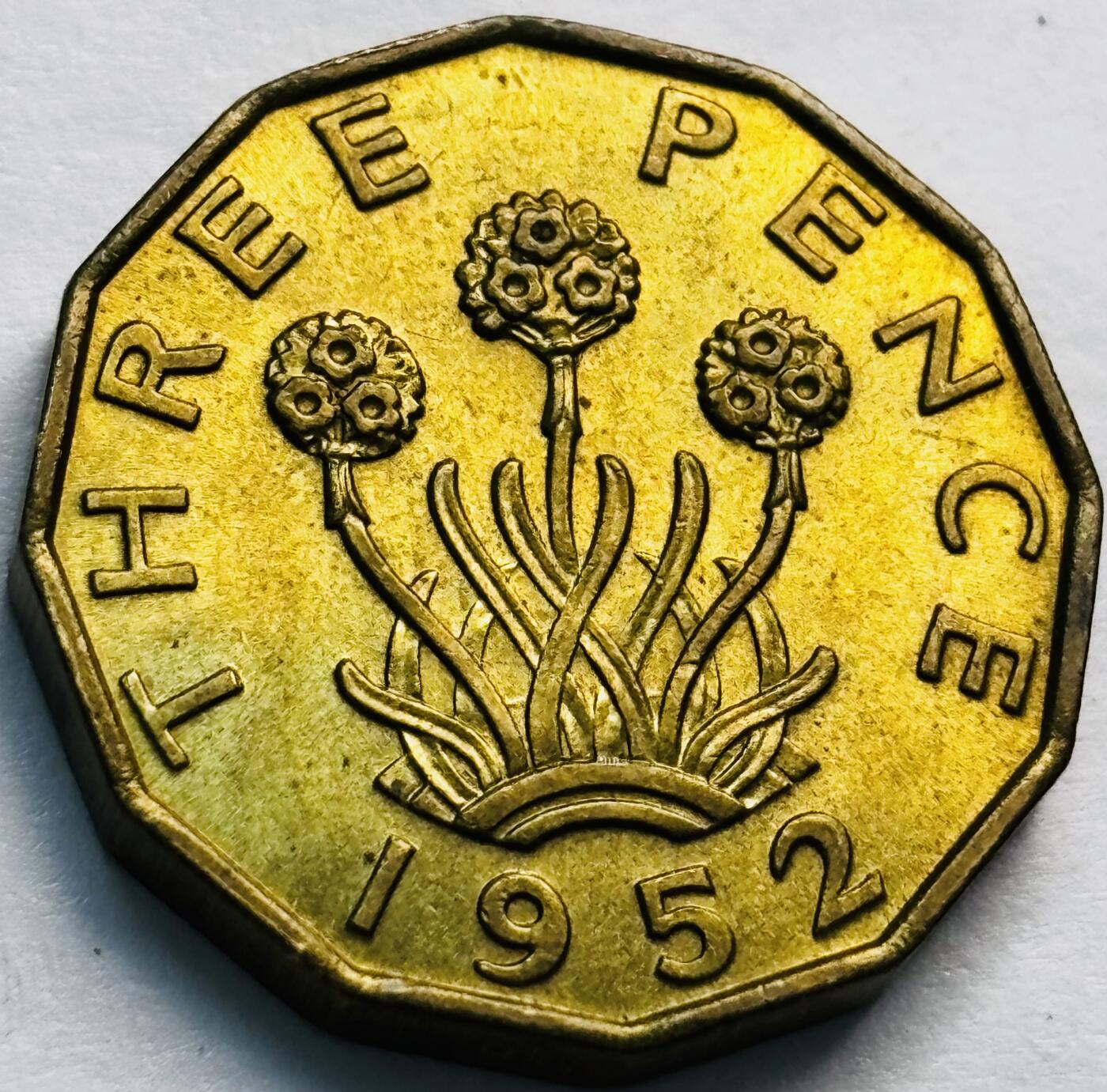 文馨钱币收藏第 243 场，各国古铜币，英系场 少见原铜光 1952 年英国乔治六世末年版厚重 3 便士铜币