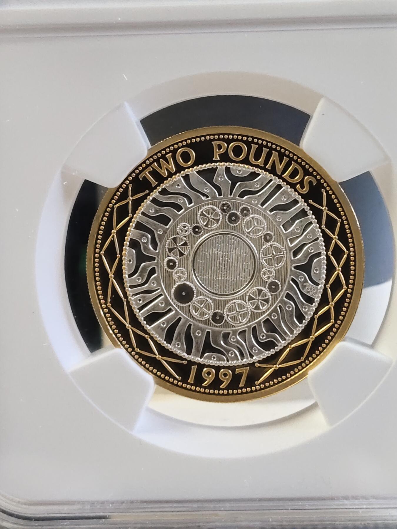 第168期拍卖【长期征集拍品】 英国2022年发行2英镑25周年纪念版局部镀金精制银币NGC-PF70原盒证书，925银，12克，发行2525枚