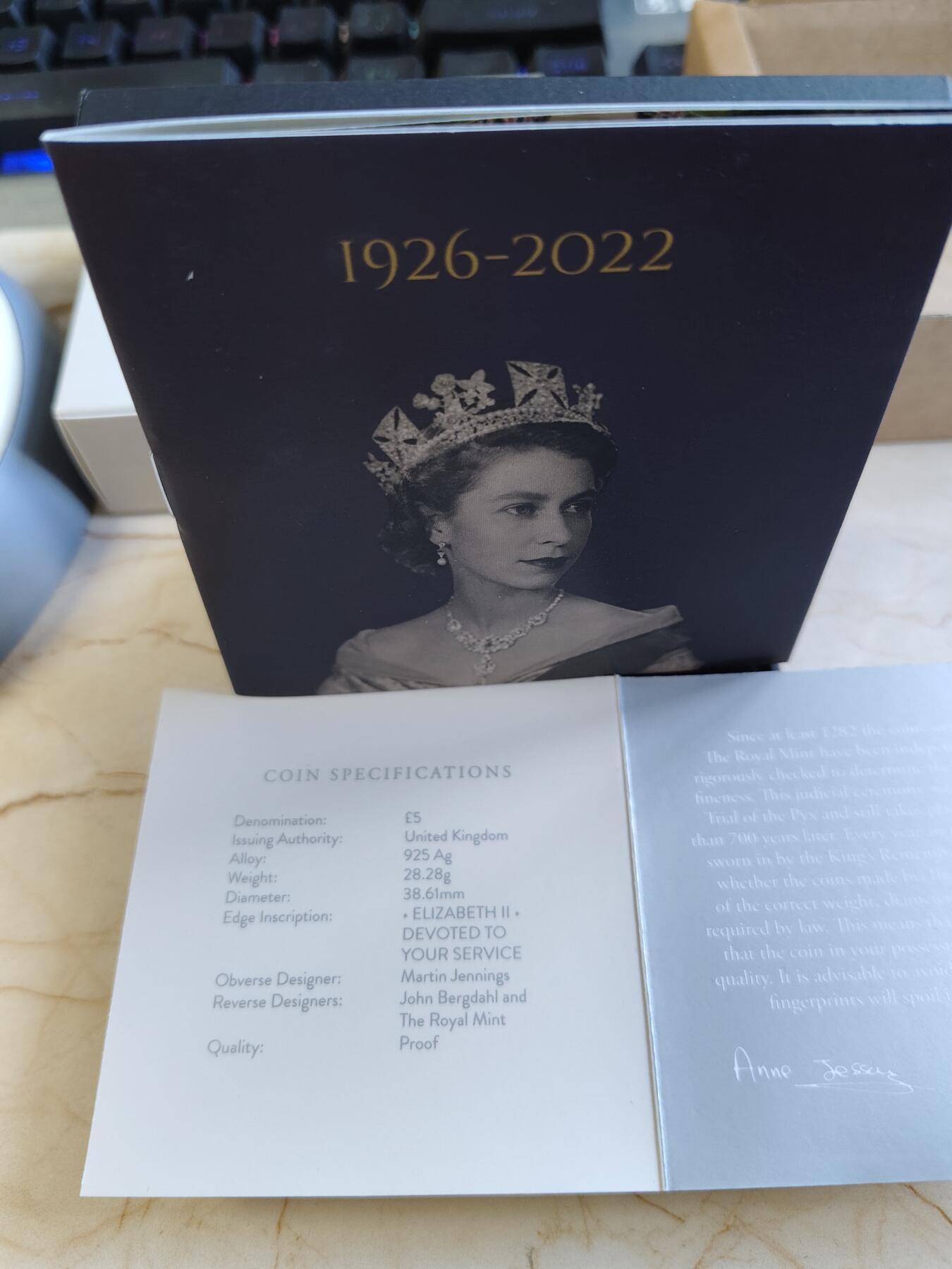 第168期拍卖【长期征集拍品】 英国2022年发行致敬女王伊丽莎白二世5英镑精制纪念银币NGC-PF69原盒证书，925银，28.28克