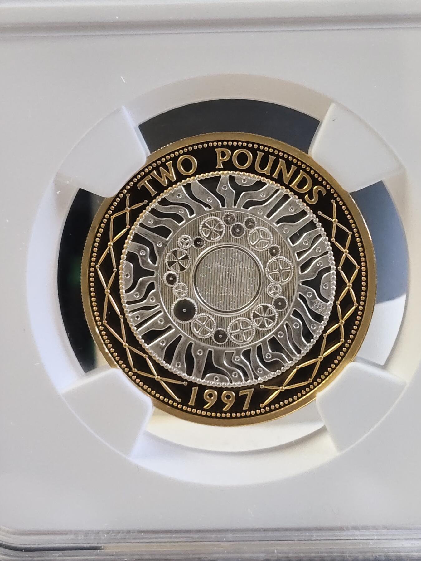 第168期拍卖【长期征集拍品】 英国2022年发行2英镑25周年纪念版局部镀金精制银币NGC-PF70原盒证书，925银，12克，发行2525枚