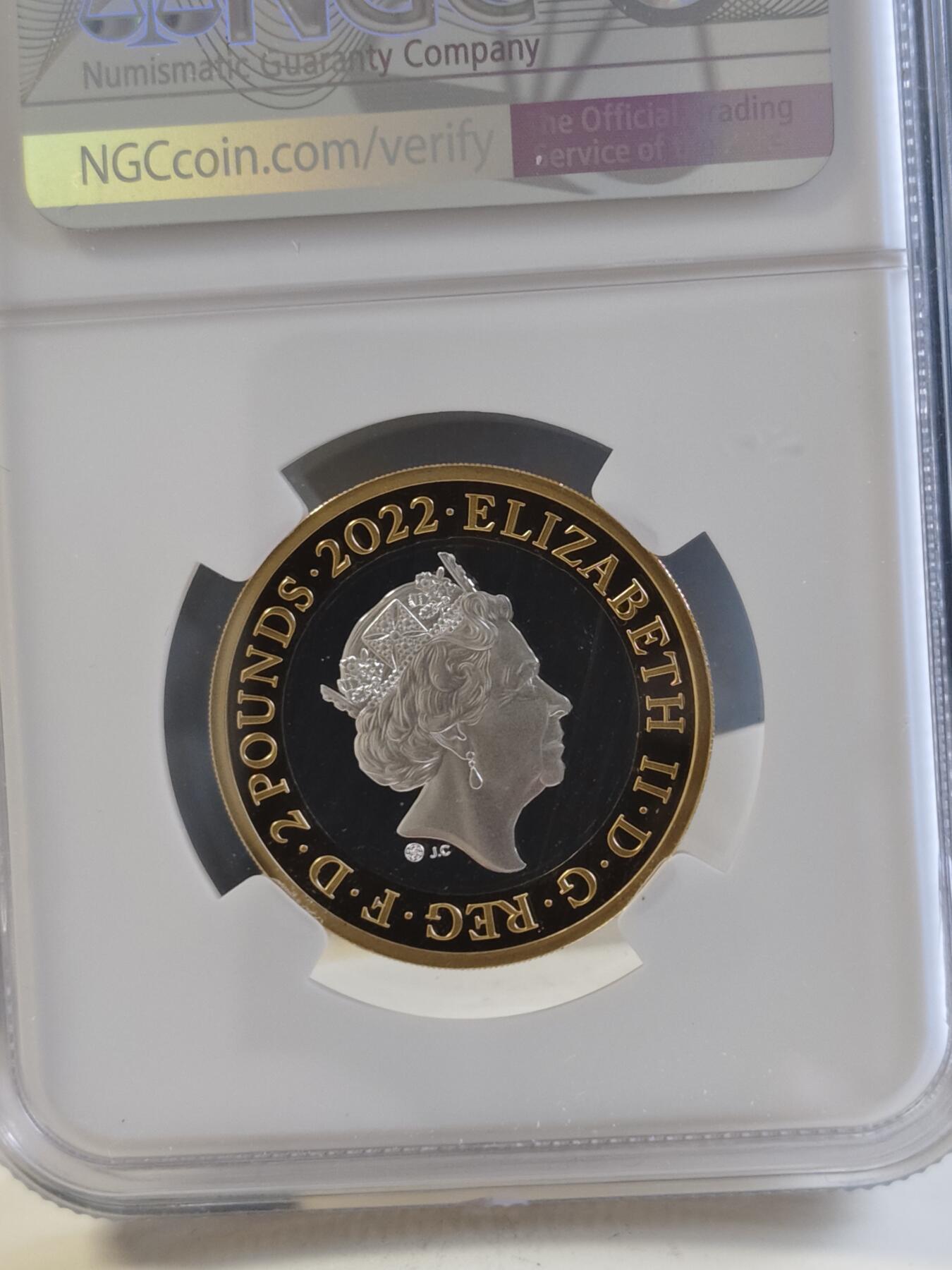 第168期拍卖【长期征集拍品】 英国2022年发行2英镑25周年纪念版局部镀加厚精制银币NGC-PF69原盒证书，925银，24克，发行1425枚