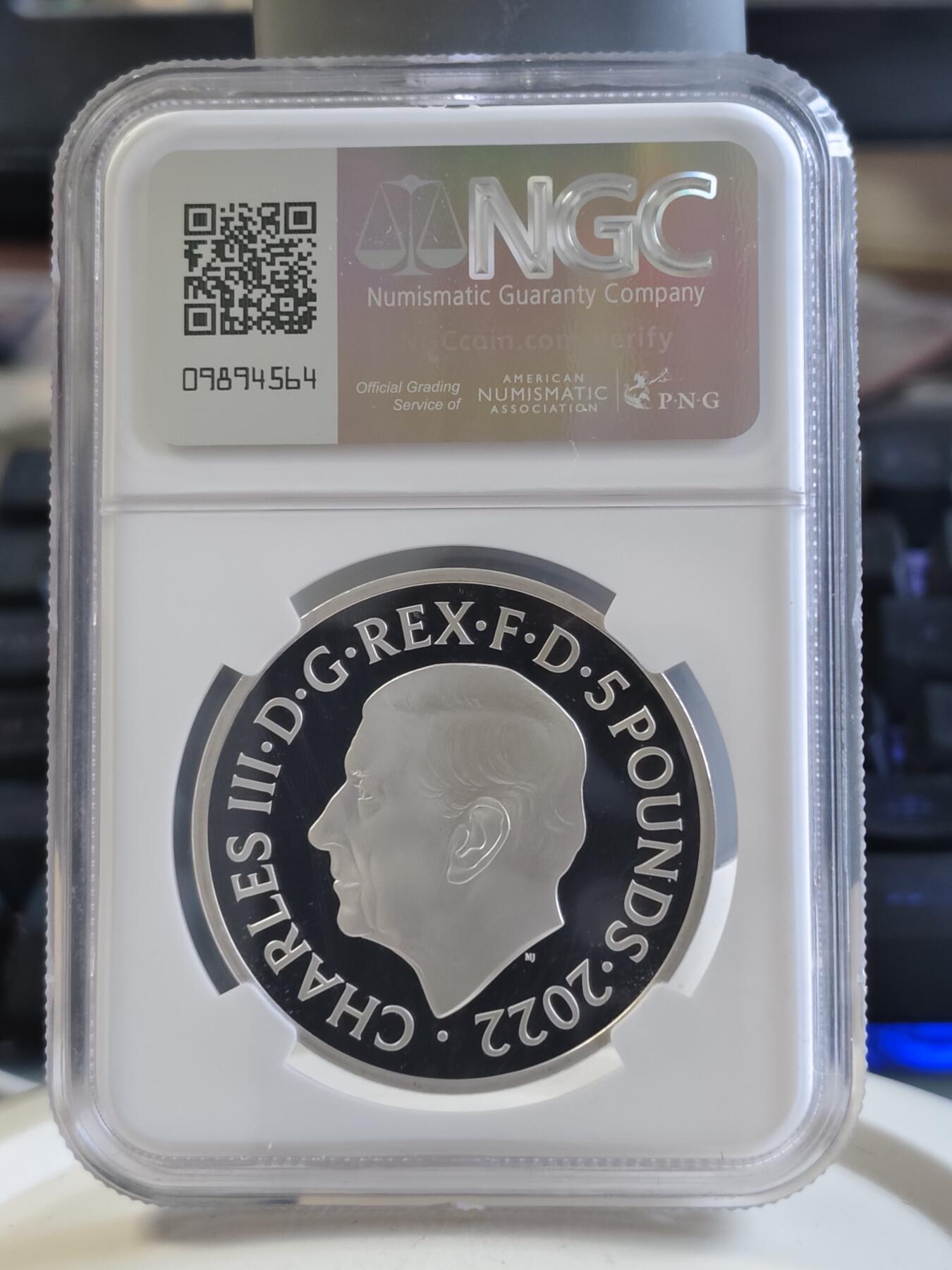 第168期拍卖【长期征集拍品】 英国2022年发行致敬女王伊丽莎白二世5英镑精制纪念银币NGC-PF69原盒证书，925银，28.28克