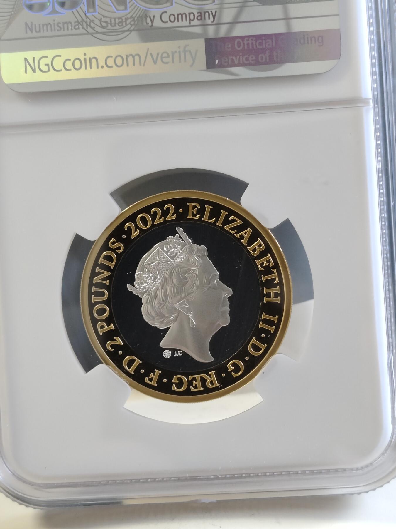 第168期拍卖【长期征集拍品】 英国2022年发行2英镑25周年纪念版局部镀加厚精制银币NGC-PF69原盒证书，925银，24克，发行1425枚