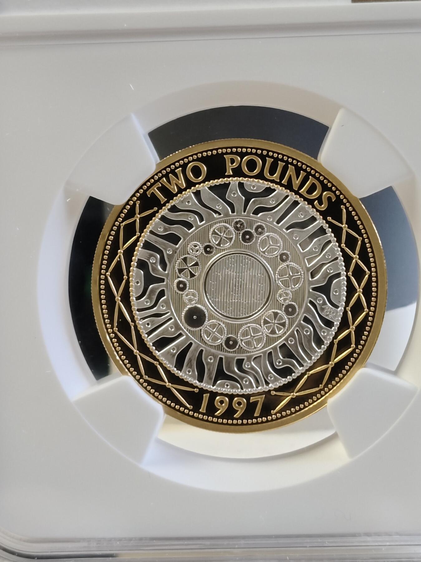 第168期拍卖【长期征集拍品】 英国2022年发行2英镑25周年纪念版局部镀金精制银币NGC-PF70原盒证书，925银，12克，发行2525枚
