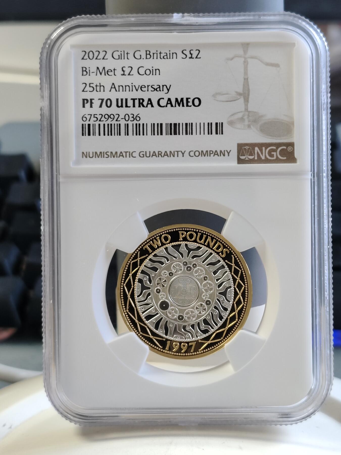 第168期拍卖【长期征集拍品】 英国2022年发行2英镑25周年纪念版局部镀金精制银币NGC-PF70原盒证书，925银，12克，发行2525枚