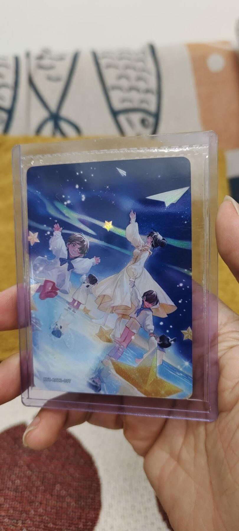 秋原瞳的小店第13期（阳春5月的夏天，是否还记得那个即将毕业分离曾为你撑伞的她） 卡游公益卡原膜星星的孩子，很美的一张卡