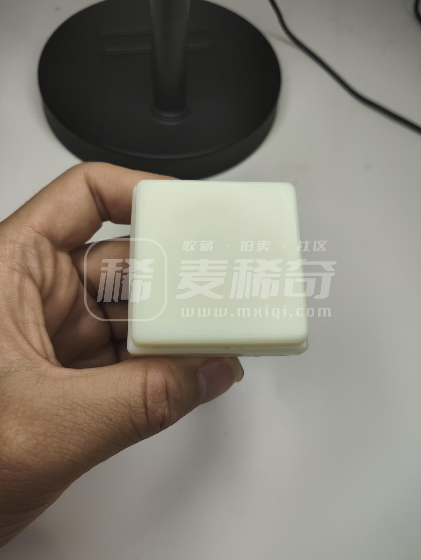 新时代收藏徽章红藏拍卖(第十六场) 欧战胜利日快乐 上期被弃标 全国民兵代表大会纪念章 本章为好品库存带盒 注意本章为铝制版 也是真货但是不是最早的铜制珐琅版