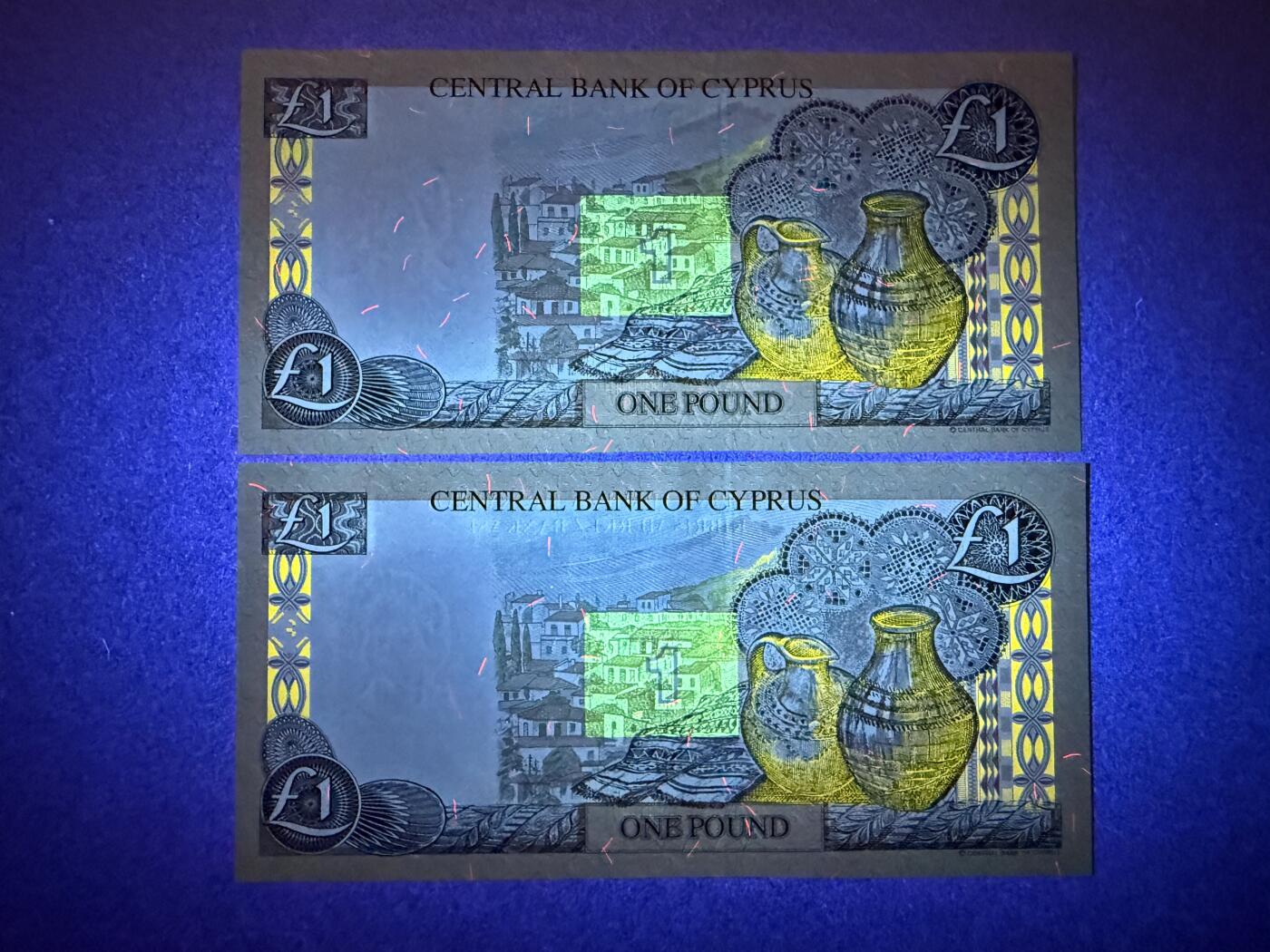 《艾美收藏》第198期-周日外币百拍 塞浦路斯1镑2张 UNC 2001年连号2张