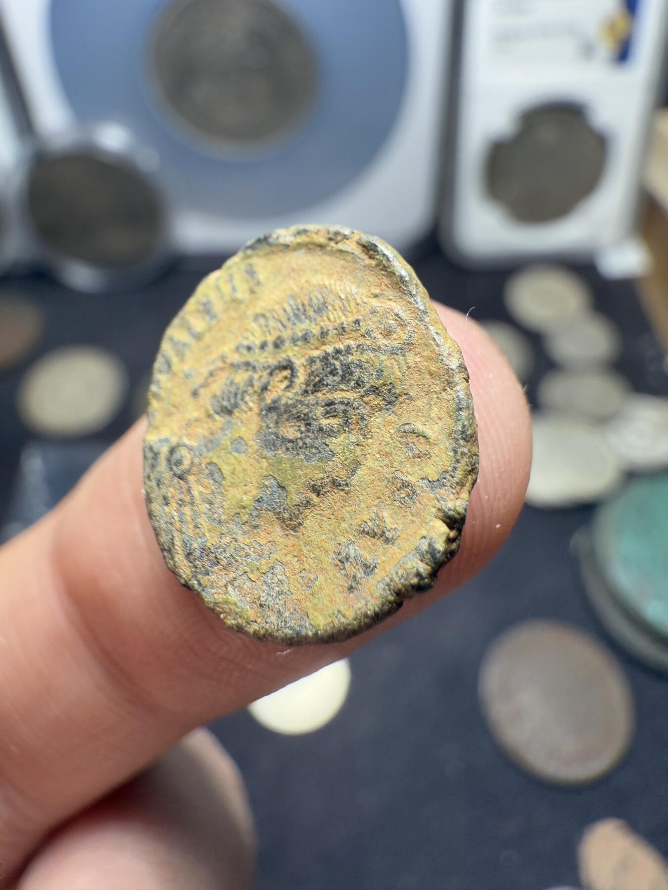 南宋泉阁俄币 外币 国币 专场第十期【送拍无额外佣金】 古罗马 公元337-340年 君士坦丁二世蛮族俘虏小铜币 细节还可以 好品