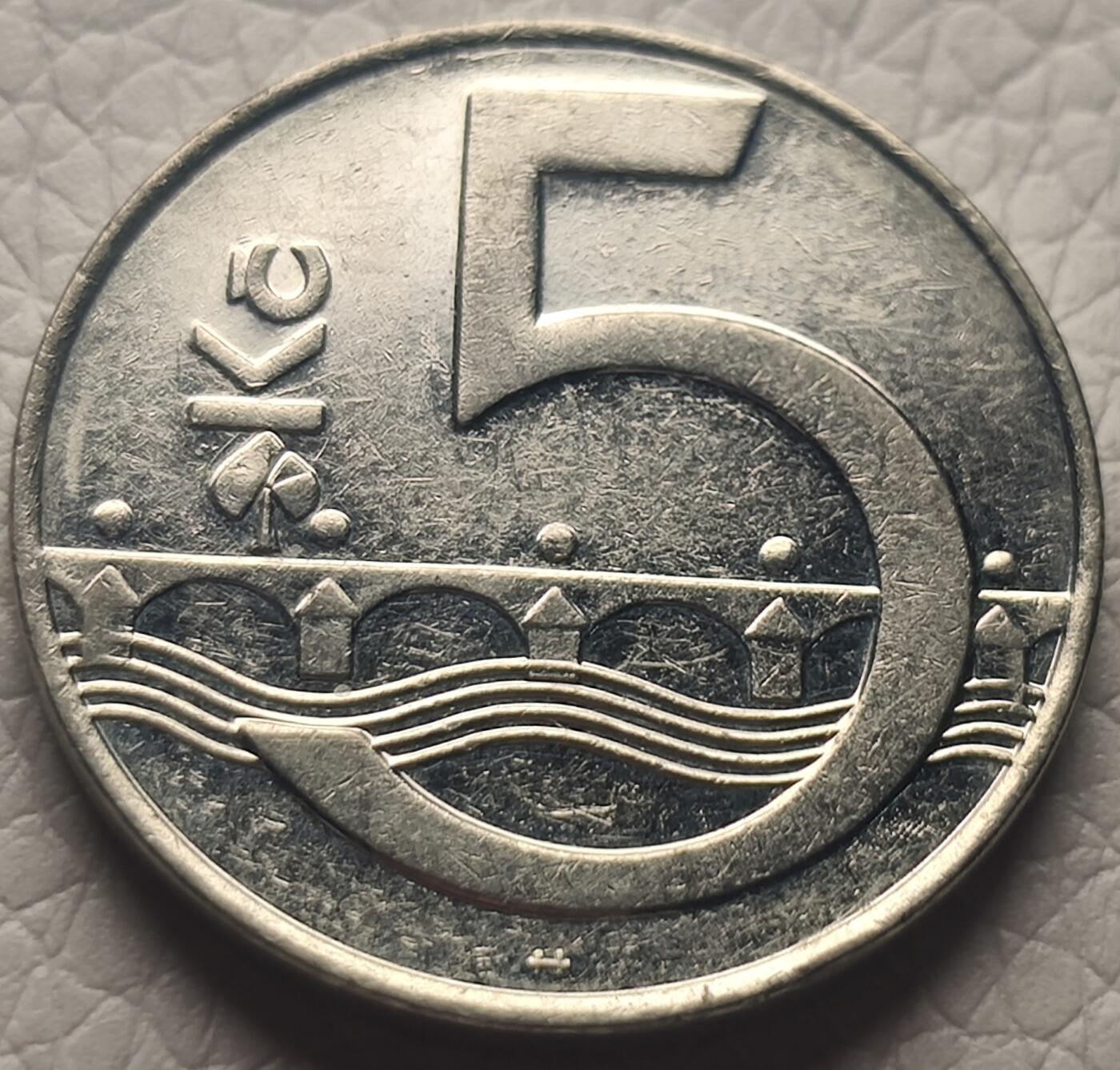 泉币菌-第26场-中外散币乐园 捷克5克朗硬币 双尾狮