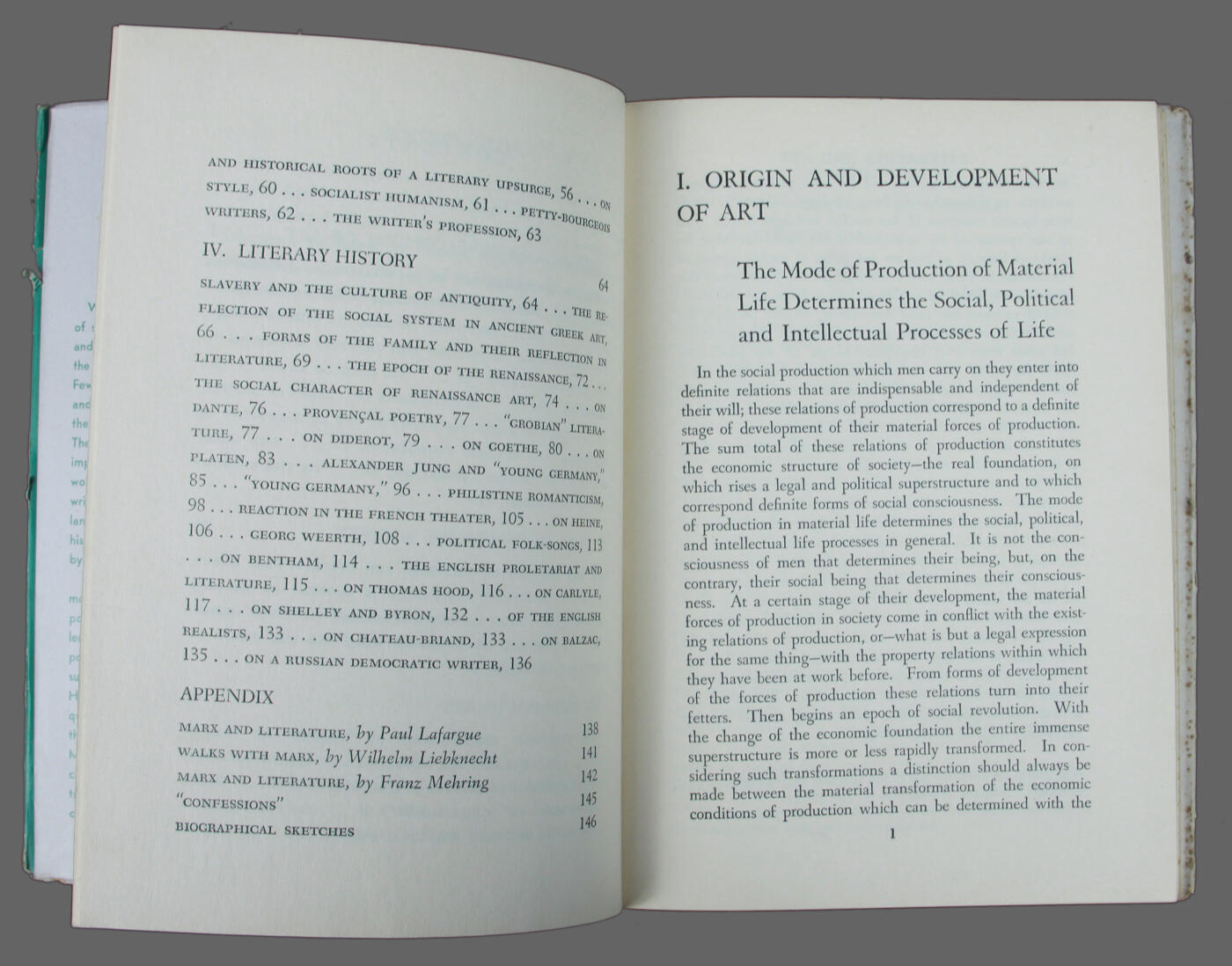 华宇2025年春季拍卖会 1947年刊印的《文学与艺术：马克思与恩格斯作品选集》，尺寸14*21cm