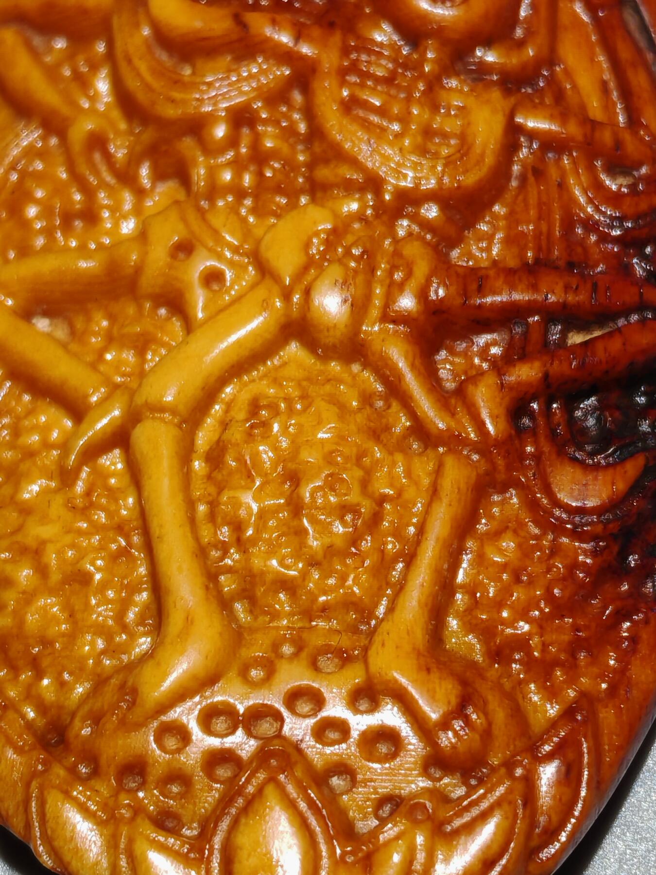 ❤️西藏牛骨老法衣片(38020) 规格65*41*8mm重量16.5g