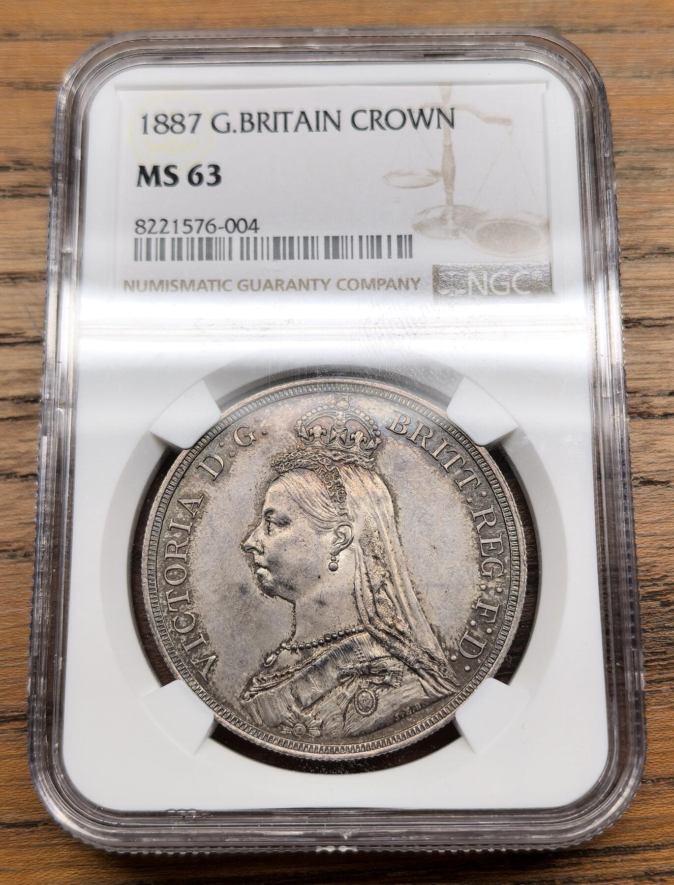 凡希社世界钱币微拍第三百零三期 荐！1887英国老维高冠马剑NGC-MS63，洋红彩略带紫罗兰包浆，底板极好。（视频参考）