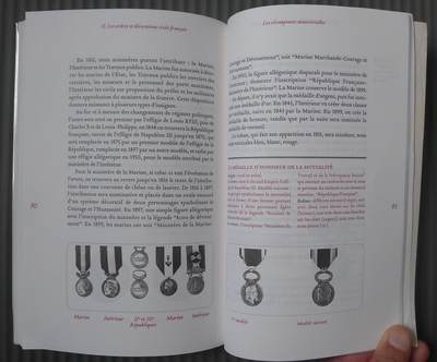 世界钱币章牌书籍专场拍卖11.01 一本关于法国勋章的书