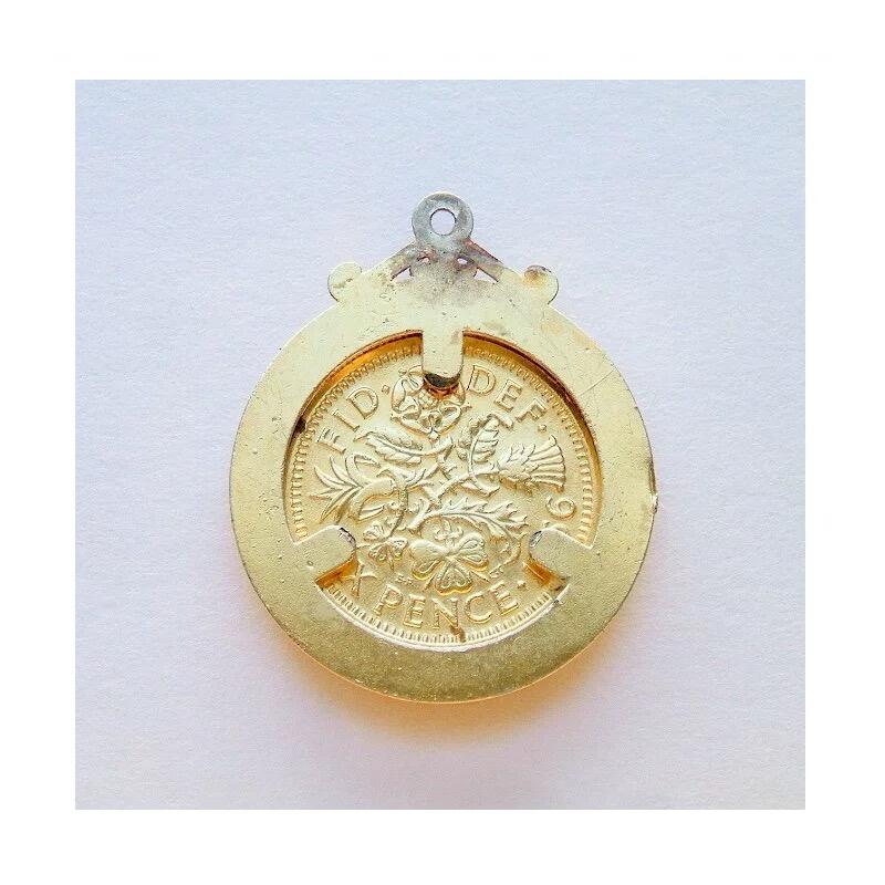 【旋风钱币】5月17日晚19:00准时开拍 精美欧洲币章专场 全场包邮 英国1956年 伊丽莎白镀金高浮雕精制币章吊坠 26MM
