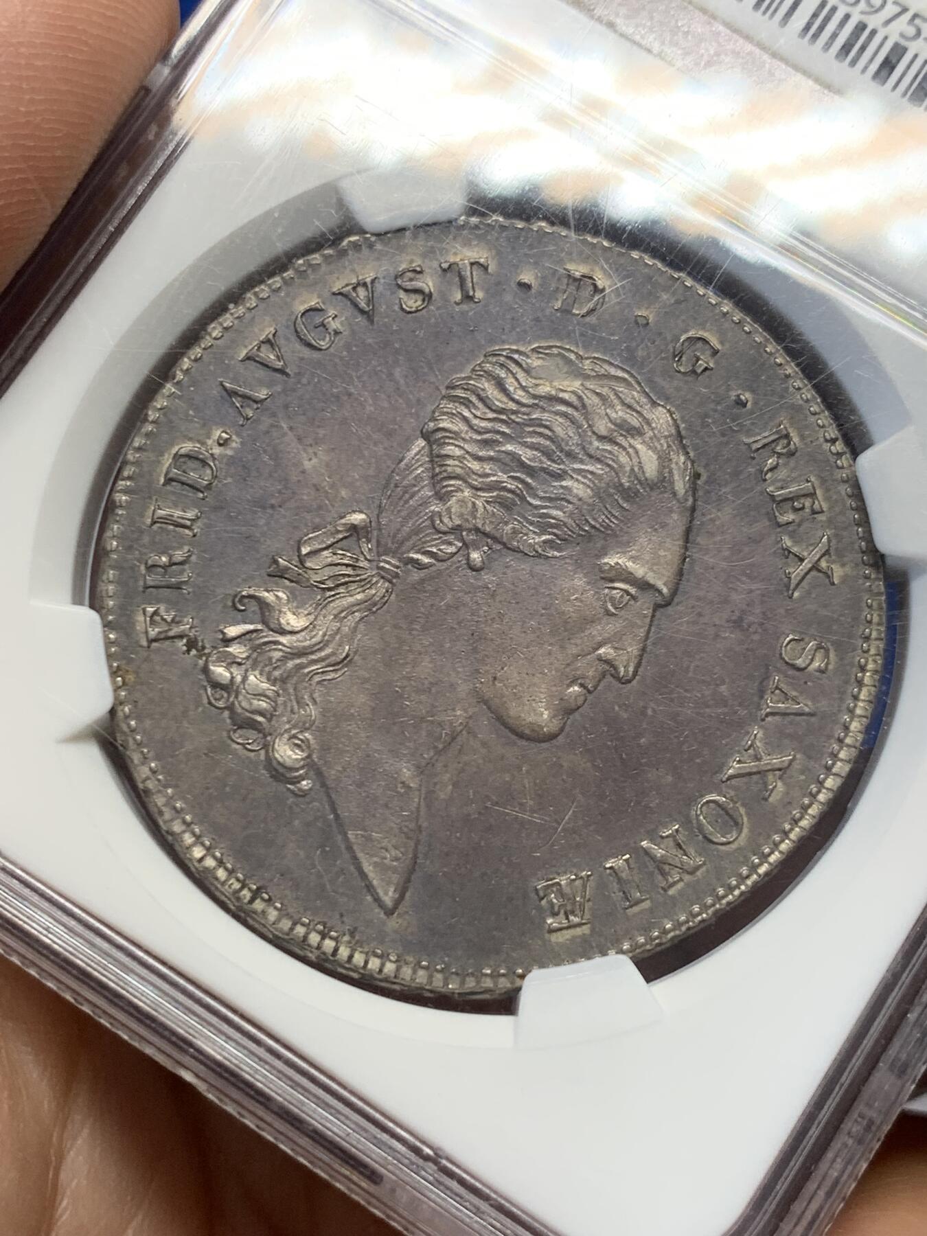 《竞宝斋》第380场 周日，周一 2场连拍 （全场包邮） 冠军分 NGC MS63 德国 1816 萨克森王国  奥古斯特一世 泰勒大银币 双面深打 老盒严评 PL底板 小盾徽版 值得入藏