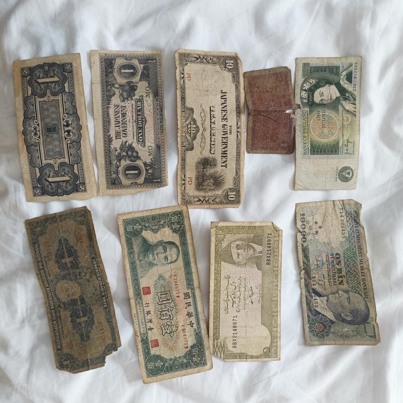 泡泡币外币第三十三场可代拍15038385335微信 纸币一堆