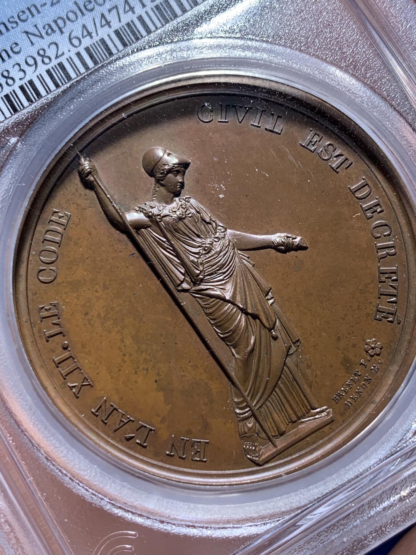 《竞宝斋》第381场 周日，周一 2场连拍 （全场包邮） PCGS SP64 冠军分+官网封面广告章 法国1804年拿破仑法典颁布原铸大铜章，全身像拿破仑与雅典娜女神，彰显拿皇的文治武功。拿破仑法典为世界最早的民法典，经多次修改后沿用至今，影响深远，是各国近代立法的规范