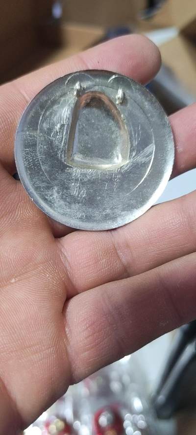 精品毛主席像章拍场 🔥忠字🔥毛主席像章一枚，三忠字