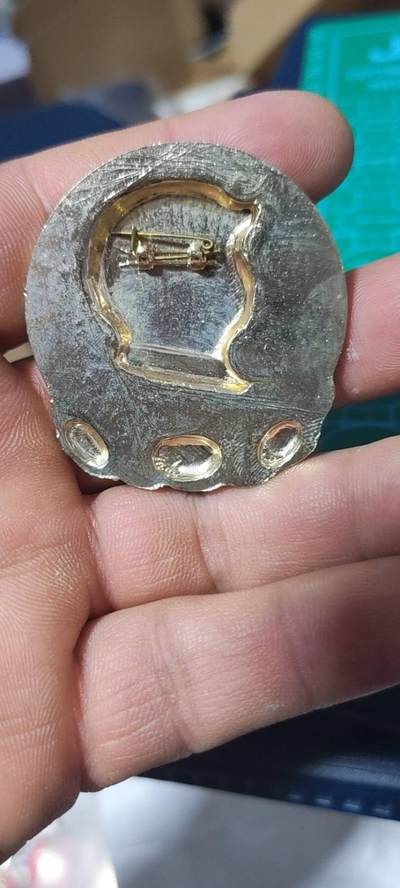 精品毛主席像章拍场 🔥忠字🔥毛主席像章一枚，忠字