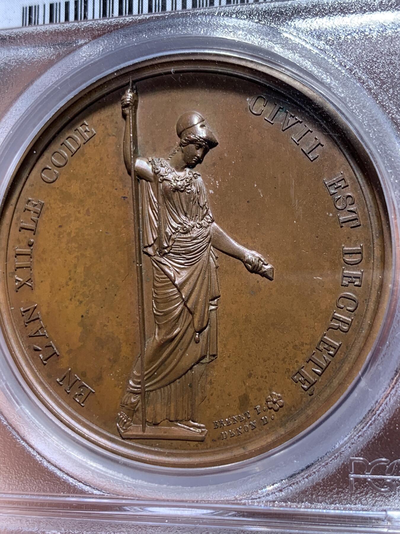 《竞宝斋》第381场 周日，周一 2场连拍 （全场包邮） PCGS SP64 冠军分+官网封面广告章 法国1804年拿破仑法典颁布原铸大铜章，全身像拿破仑与雅典娜女神，彰显拿皇的文治武功。拿破仑法典为世界最早的民法典，经多次修改后沿用至今，影响深远，是各国近代立法的规范