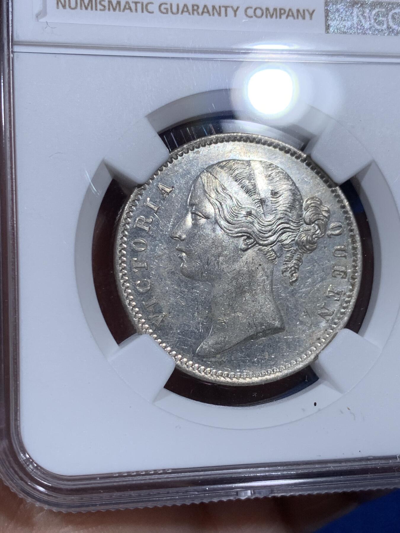 《竞宝斋》第381场 周日，周一 2场连拍 （全场包邮） NGC MS62 英属印度1840年双辫1卢比银币 维多利亚女王 印度币潜力巨大